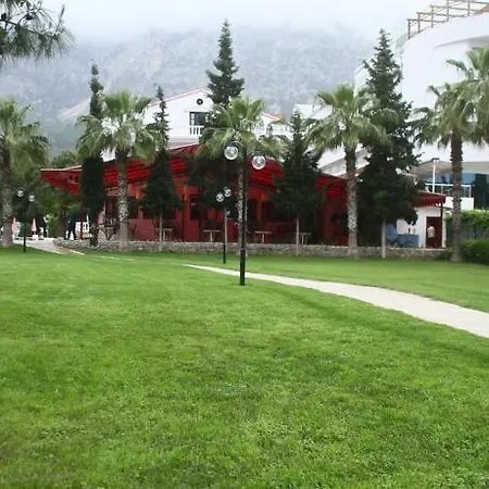 Larissa Mare リゾート 4*