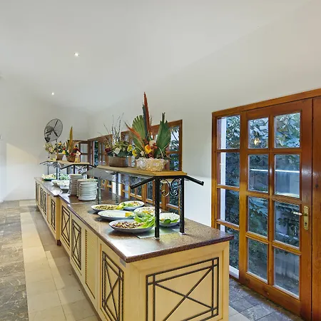 Larissa Mare リゾート 4*