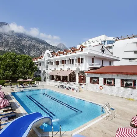 Larissa Mare בלדיבי