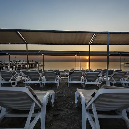 Larissa Mare Resort 4*