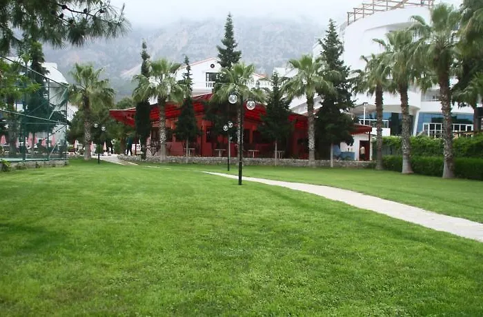 Larissa Mare Resort 4*