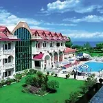 Larissa Mare 4*