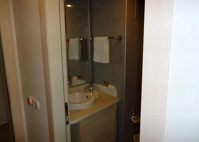 אתר נופש Larissa Mare בלדיבי