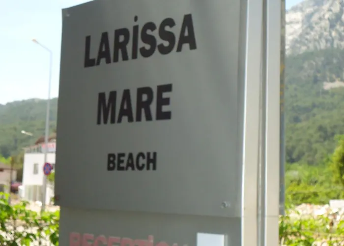 אתר נופש Larissa Mare